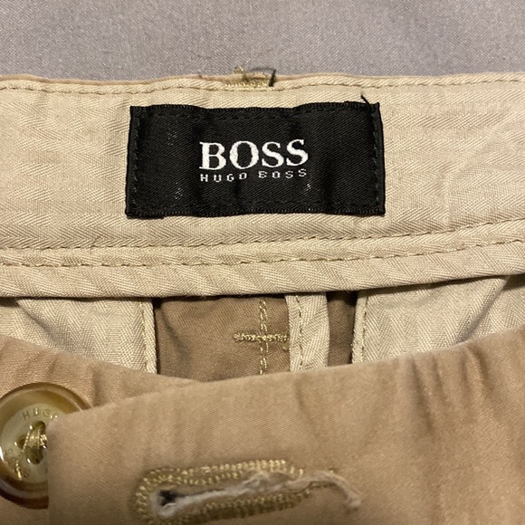 Mens Hugo boss khaki shorts - Picture 2 of 2